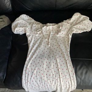 Fairly new🍒. Original price sold $25. Selling it for $10. Good condition.